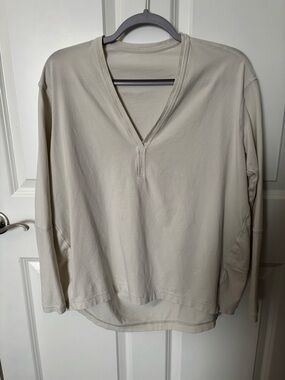 Women’s Lululemon Back In Action V-neck Long sleeve EUC Flowy Casual Oversized